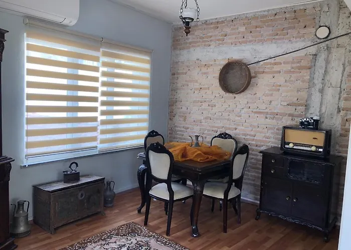 Merkez Kaleıçı Muhteşem Harıka Balkonlu *