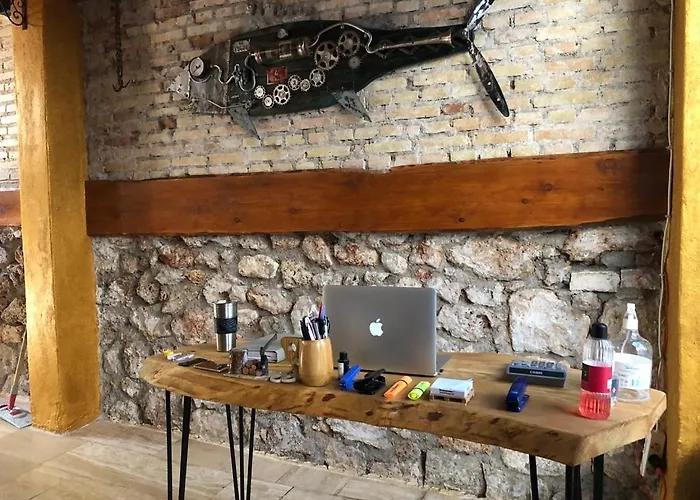 Merkez Kaleıçı Muhteşem Harıka Balkonlu Daire